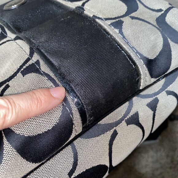 Coach Signature Logo Carryall - Picture 5 of 11